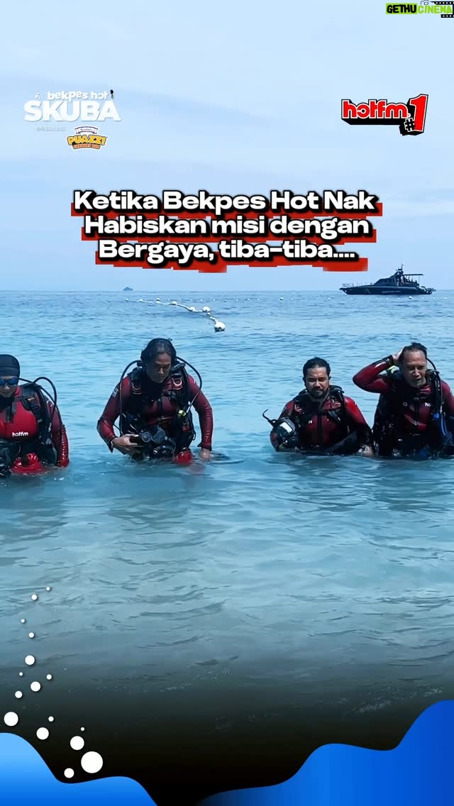 Fara Fauzana - 19.6K Likes - Baru nak nampak macam dalam movie, sekali, kaki pulak tersangkut 🥹 Pacitaa ni adik bongsu 😭 

Tapi, takpa, walau bagaimanapun, misi ini tetaplah habis dengan sangat lah berjaya! Bekpes Hot SKUBA, buat ramai bangga! 

#HotFMNo1 #HotFM #BekpesHot #YangHangatDanTerbaik #RadioNo1 #KJjadiDJ #BekpesHotSKUBA #Gardenia #GBKL #PUAZZ