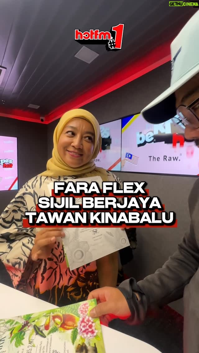 Fara Fauzana - 8.7K Likes - Dia datang dengan sijil berwarna lah pagi ni. Sijil hitam putih tahun lepas pun dia bawa sekali! Mestilah bangga kan? 🥰 

Tahniah Fara! Dah berjaya tawan Gunung Kinabalu — siap dapat sijil berwarna dah kali ni. Ramai sangat mendoakan dan happy dengan kejayaan Fara ❤️

#HotFMNo1 #HotFM #BekpesHot #TerbaikSentiasaHangat #RadioNo1 #KJjadiDJ #AkinabaluFafauKembali