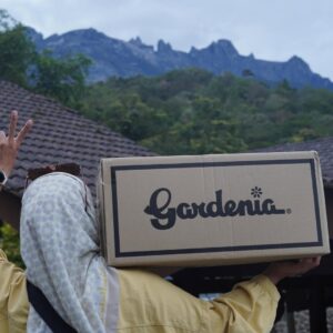 Fara Fauzana Instagram - F F B R E A K T H R U 

kurang setahun, FF pun rak sangka akan kembali ke Akinabalu
Takde plan just perasaan rasa rindu dan nak mencuba lagi untuk sampai ke puncak 
Tak kira la puncak rendah atau puncak tertinggi 
Yang pasti berada di atas tu FF dah mengatai setiap halangan dalam diri ini terutama apa yg berlaku pd Nov 2024

Tq team @gardenia_kl  pastikan TENAGA kami sentiasa ada. Tgk je laa jalan nak ke puncak tu memang perlukan makanan BERKHASIAT. Betul laa mereka cakap , nasib time naik tu gelap hahaha kalau cerah mau yg ramai patah balik 😅

Nota : tag kawan2 korang yg nak naik sekali kalau diberi peluang naik ke Gunung Kinabalu

#farafauzana
#bilafafaurepeatkinabalu 
#bekpeshotfmtawangunungkinabalupart2 
#gardeniabreakthru