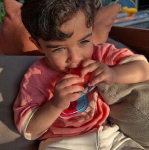 Farah Hadi Instagram - مشيني حدك مشيني 🩵🏝️
#فرح_الهادي #عقيل_الرئيسي #ادم_الرئيسي #نوح_الرئيسي #summer #family #mybaby