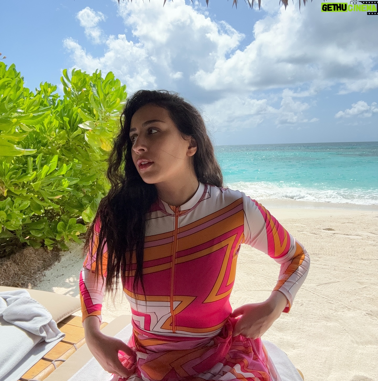 Farah Hadi - 110.2K Likes - مشيني حدك مشيني 🩵🏝️
#فرح_الهادي #عقيل_الرئيسي #ادم_الرئيسي #نوح_الرئيسي #summer #family #mybaby