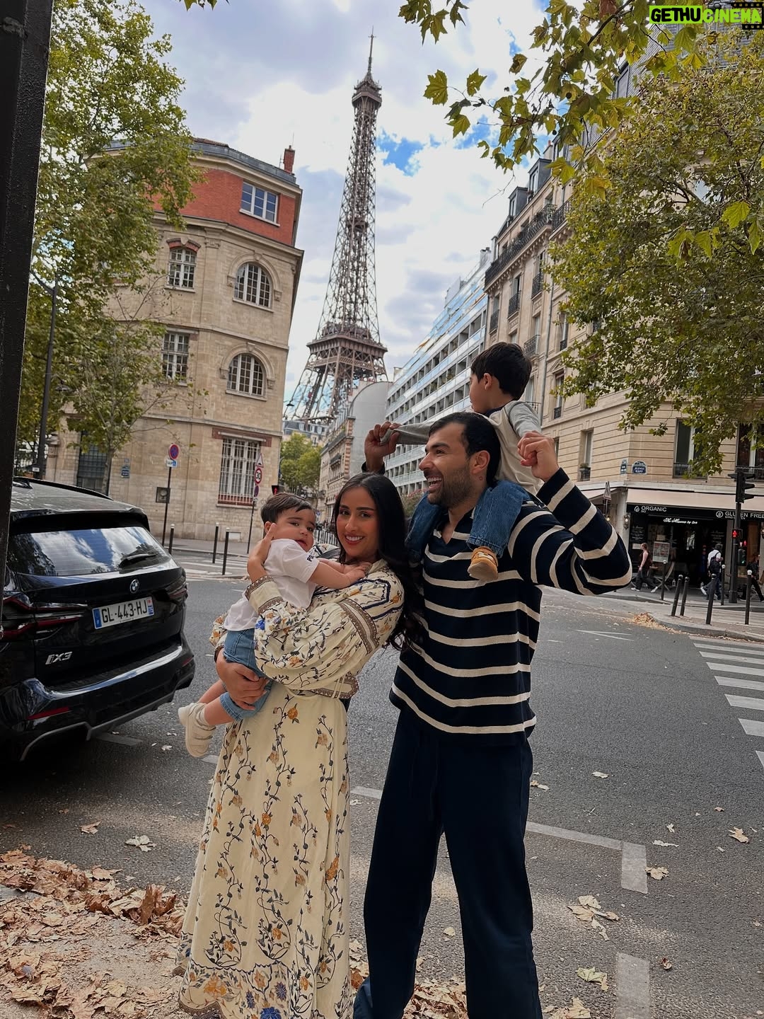 Farah Hadi - 227.6K Likes - تحسونا ؟ 🥐🍞
#عقيل_الرئيسي #فرح_الهادي #ادم_الرئيسي #نوح_الرئيسي #باريس #paris #travels