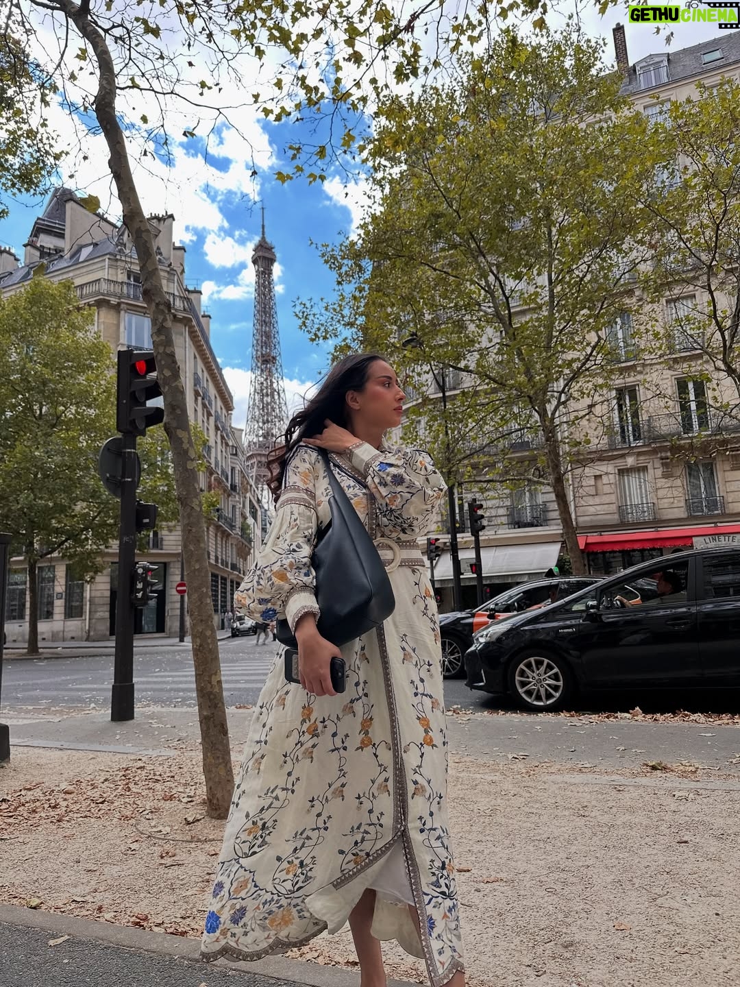 Farah Hadi - 227.6K Likes - تحسونا ؟ 🥐🍞
#عقيل_الرئيسي #فرح_الهادي #ادم_الرئيسي #نوح_الرئيسي #باريس #paris #travels