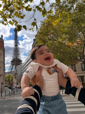 Farah Hadi Instagram - تحسونا ؟ 🥐🍞
#عقيل_الرئيسي #فرح_الهادي #ادم_الرئيسي #نوح_الرئيسي #باريس #paris #travels