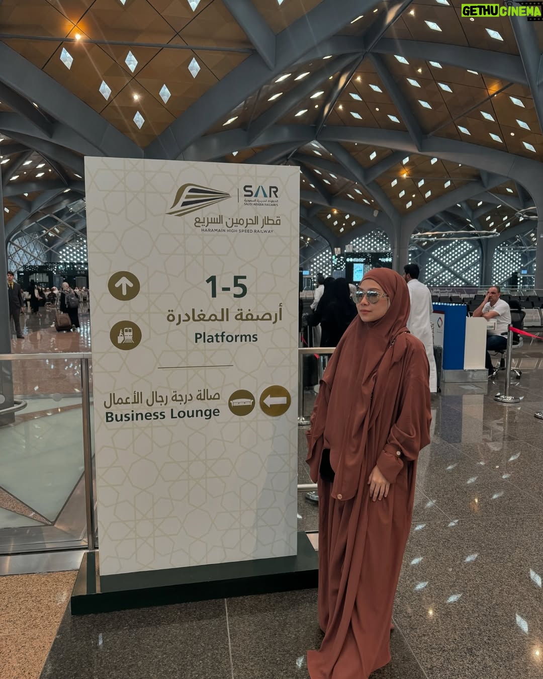 Farah Nabilah - 30.6K Likes - From the serene peace of Makkah, to the sacred calm of Madinah, and the timeless beauty of AlUla – every step in Saudi Arabia tells a story of faith, history, and wonder. ✨🌍 

@visitsaudi 
https://www.visitsaudi.com