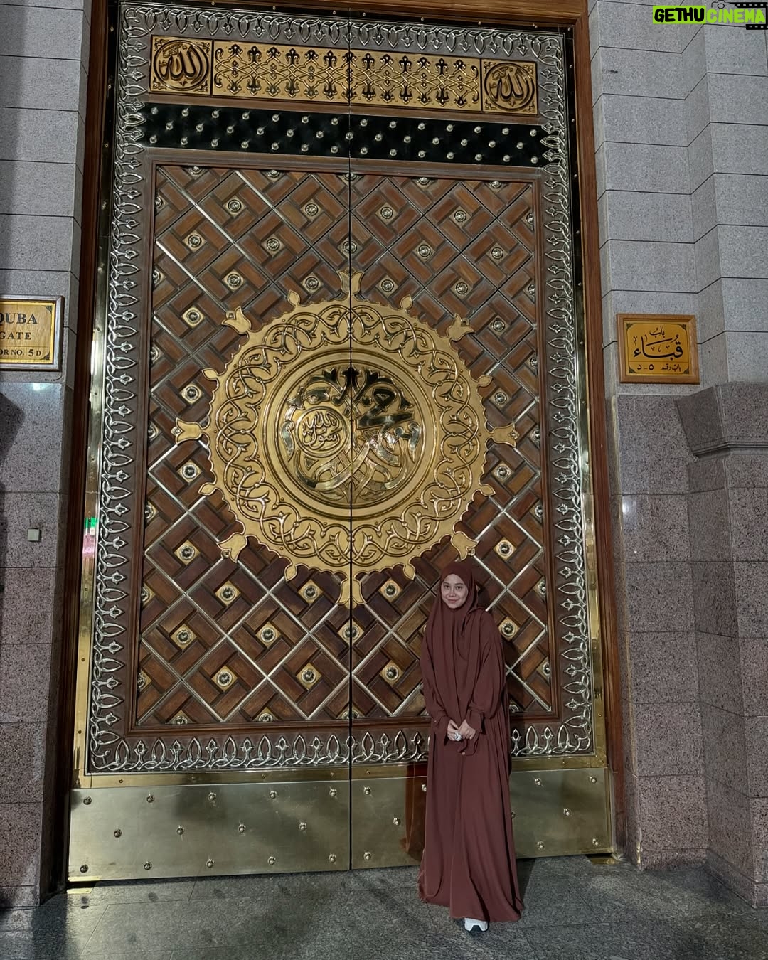 Farah Nabilah - 30.6K Likes - From the serene peace of Makkah, to the sacred calm of Madinah, and the timeless beauty of AlUla – every step in Saudi Arabia tells a story of faith, history, and wonder. ✨🌍 

@visitsaudi 
https://www.visitsaudi.com
