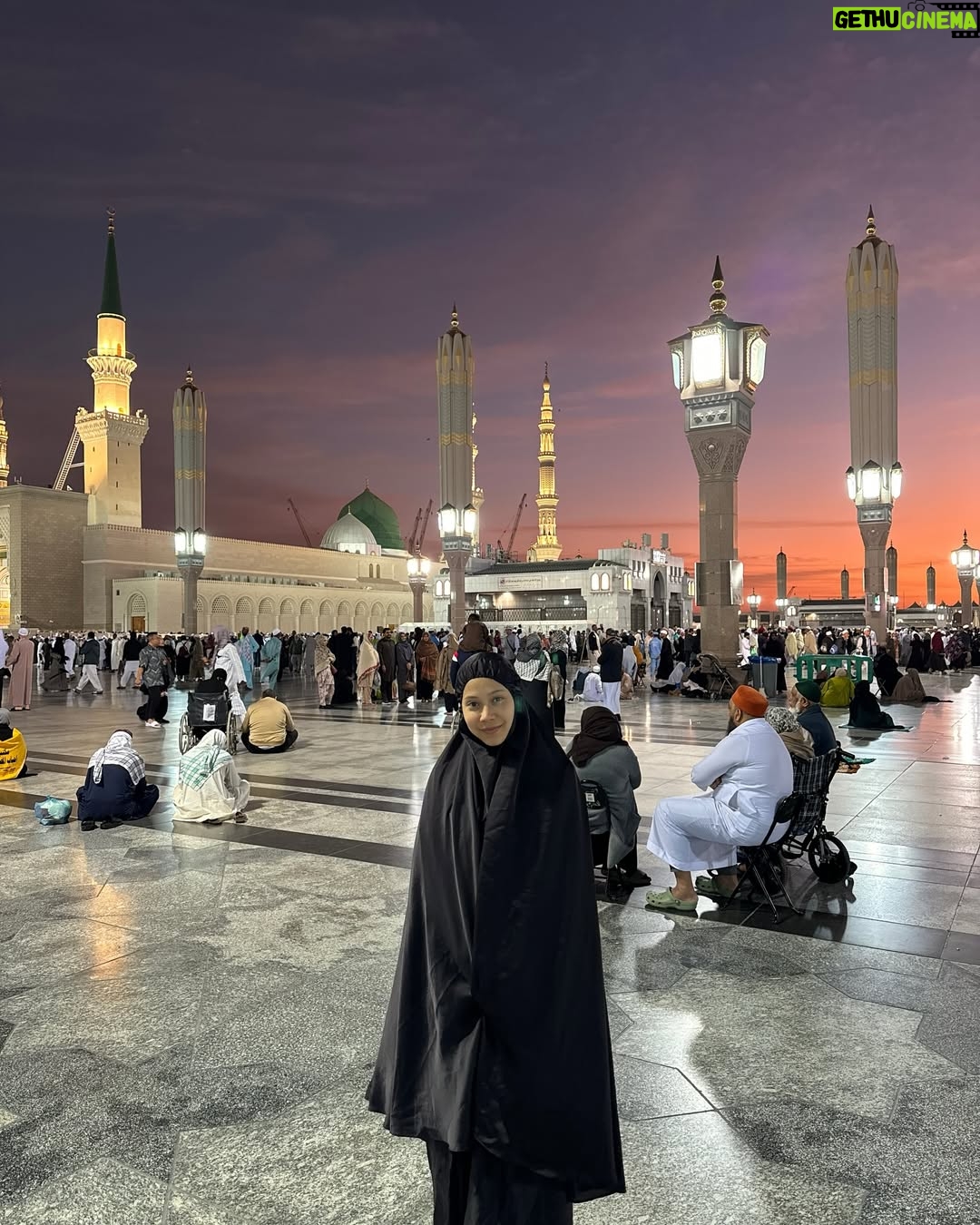 Farah Nabilah - 30.6K Likes - From the serene peace of Makkah, to the sacred calm of Madinah, and the timeless beauty of AlUla – every step in Saudi Arabia tells a story of faith, history, and wonder. ✨🌍 

@visitsaudi 
https://www.visitsaudi.com