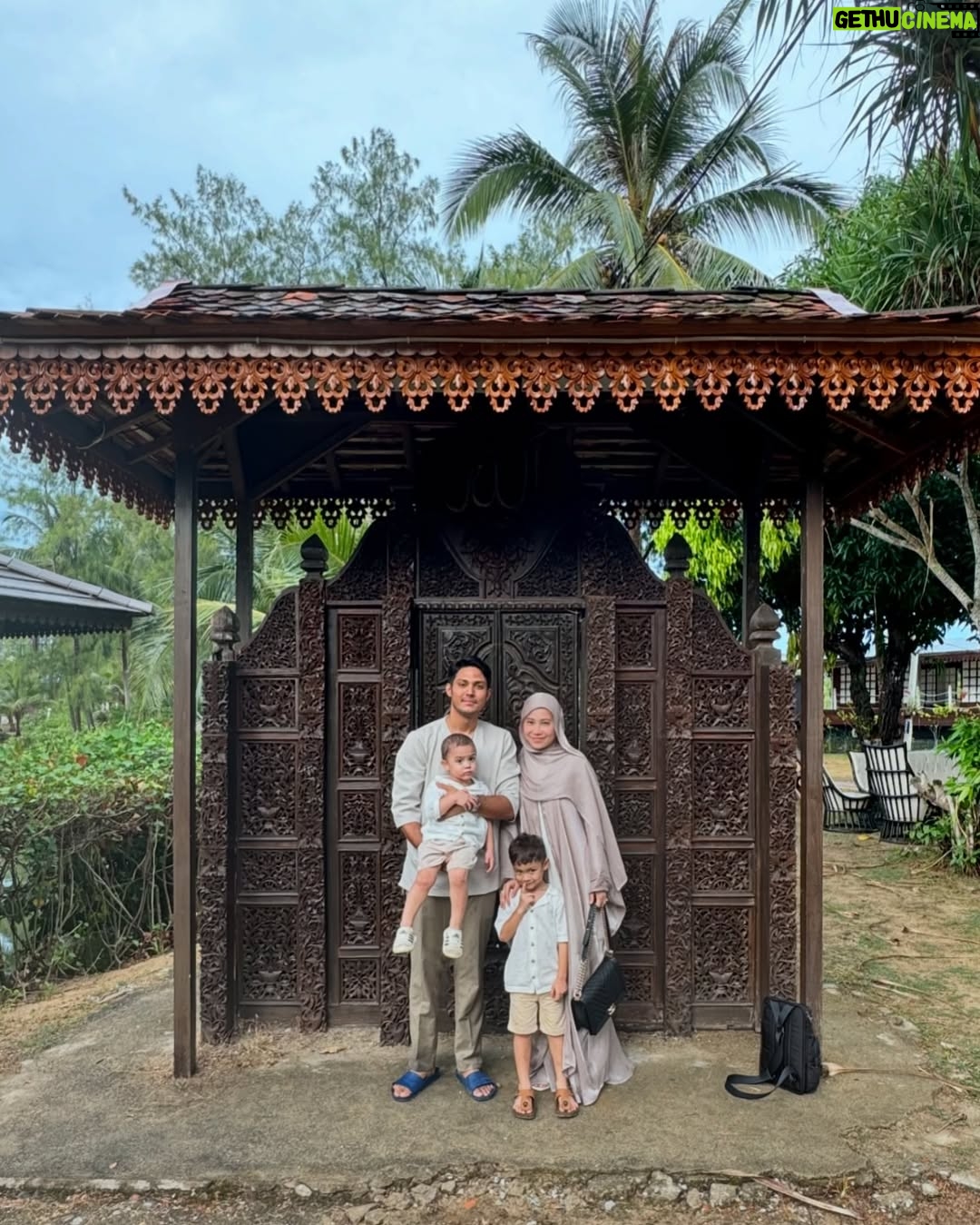 Farah Nabilah - 56.8K Likes - Selamat Hari Raya 🌙✨💖
