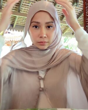 Farah Nabilah Instagram - Selamat Hari Raya 🌙✨💖