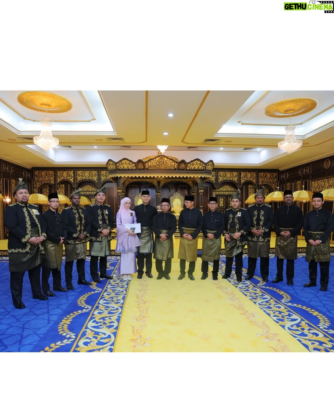 Fasha Sandha - 74.4K Likes - Merafak sembah menjunjung kasih Tuanku 🙏
DYMM Tuanku Raja Perlis
Tuanku Syed Sirajuddin Putra Jamalullail

Syukur Alhamdulillah ❤️