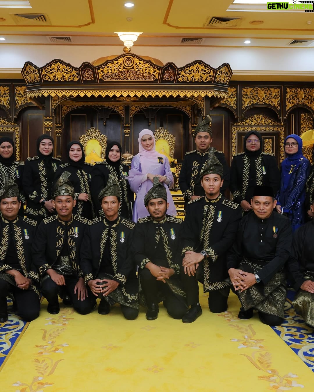 Fasha Sandha - 74.4K Likes - Merafak sembah menjunjung kasih Tuanku 🙏
DYMM Tuanku Raja Perlis
Tuanku Syed Sirajuddin Putra Jamalullail

Syukur Alhamdulillah ❤️