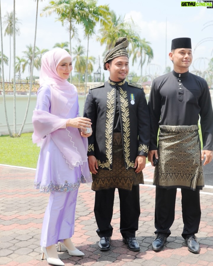 Fasha Sandha - 74.4K Likes - Merafak sembah menjunjung kasih Tuanku 🙏
DYMM Tuanku Raja Perlis
Tuanku Syed Sirajuddin Putra Jamalullail

Syukur Alhamdulillah ❤️