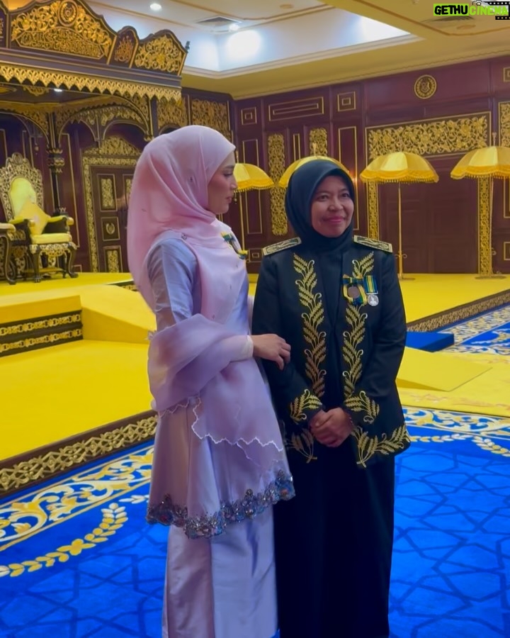 Fasha Sandha - 74.4K Likes - Merafak sembah menjunjung kasih Tuanku 🙏
DYMM Tuanku Raja Perlis
Tuanku Syed Sirajuddin Putra Jamalullail

Syukur Alhamdulillah ❤️