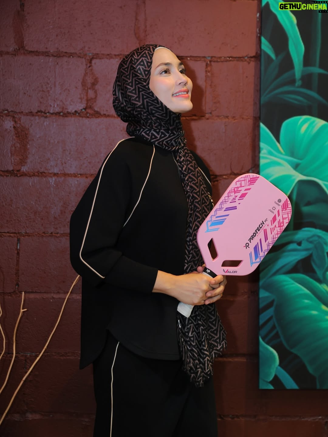 Fasha Sandha - 67.2K Likes - Thank you @nurjiwafoundation ! 👏🏻
Pertama kali for Fasha and Aidil. Tak pernah sekalipun main pickleball.Kira lulus dengan mata cemerlang 🤗😂🎖️
Lepas ni kena kerap main pickleball 
Terima kasih Datuk Sri Siti and team for having Us

📸 @syzwn.mrg 
👗 @she_dazzle