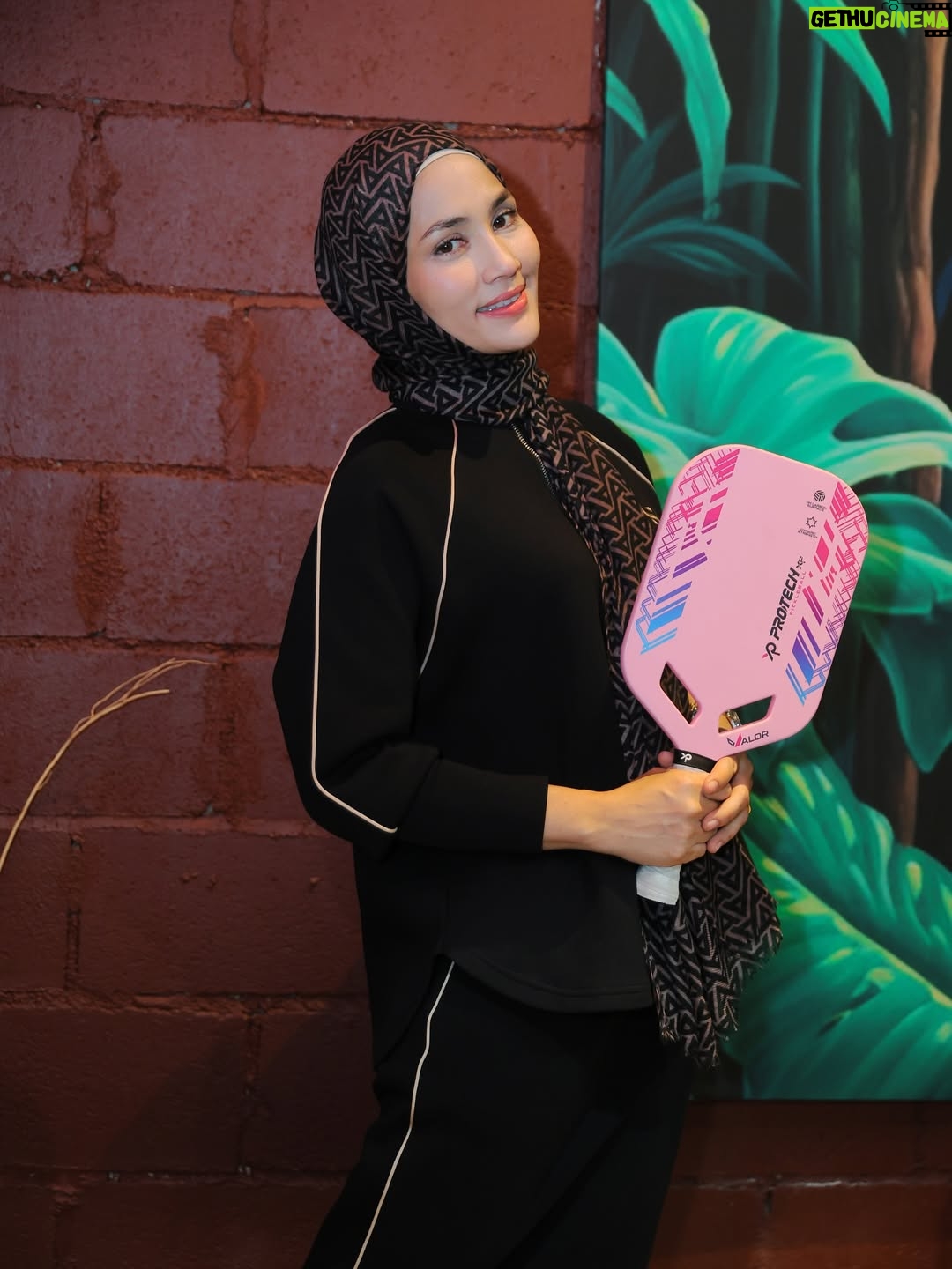 Fasha Sandha - 67.2K Likes - Thank you @nurjiwafoundation ! 👏🏻
Pertama kali for Fasha and Aidil. Tak pernah sekalipun main pickleball.Kira lulus dengan mata cemerlang 🤗😂🎖️
Lepas ni kena kerap main pickleball 
Terima kasih Datuk Sri Siti and team for having Us

📸 @syzwn.mrg 
👗 @she_dazzle