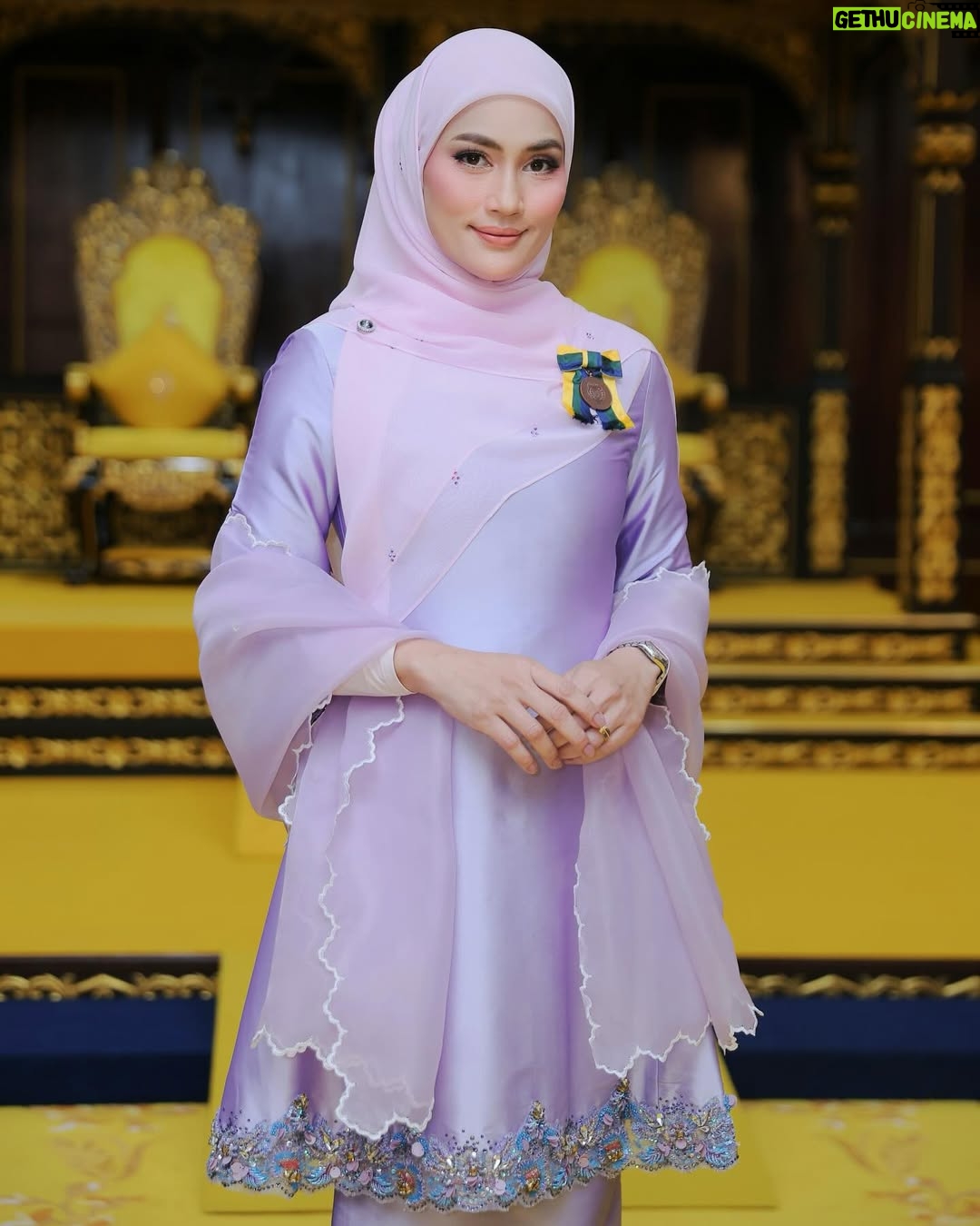 Fasha Sandha - 74.4K Likes - Merafak sembah menjunjung kasih Tuanku 🙏
DYMM Tuanku Raja Perlis
Tuanku Syed Sirajuddin Putra Jamalullail

Syukur Alhamdulillah ❤️
