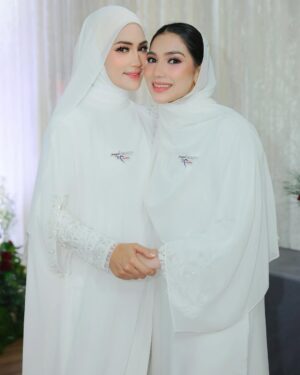 Fasha Sandha Instagram - Syukur Alhamdulillah
Tahniah buat @inayahbeautytrading dan terima kasih buat DS @ctdk @nurjiwafoundation diatas kerjasama ini.
Semoga segala amalan kita diberkati Nya
Terima kasih buat Sahabat media dan yang paling penting, terima kasih buat Pengguna setia Berryfull dan Gattox kerana ini juga adalah sumbangan kita semua. 🥹😭Syukur
Terima kasih .
Tahun ke 4 kita bersama , syukur. Terima kasih diatas peluang dan kepercayaan yang diberikan . Syukur ❤️🩷
@syzwn.mrg @makeupbynadianordin @samm_republic @ochobridalstyling @fahbulous145 @ideaskualalumpur