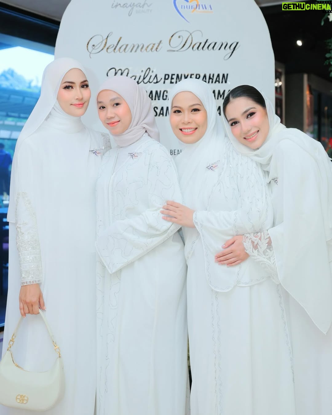 Fasha Sandha - 20.1K Likes - Syukur Alhamdulillah
Tahniah buat @inayahbeautytrading dan terima kasih buat DS @ctdk @nurjiwafoundation diatas kerjasama ini.
Semoga segala amalan kita diberkati Nya
Terima kasih buat Sahabat media dan yang paling penting, terima kasih buat Pengguna setia Berryfull dan Gattox kerana ini juga adalah sumbangan kita semua. 🥹😭Syukur
Terima kasih .
Tahun ke 4 kita bersama , syukur. Terima kasih diatas peluang dan kepercayaan yang diberikan . Syukur ❤️🩷

@syzwn.mrg @makeupbynadianordin @samm_republic @ochobridalstyling @fahbulous145 @ideaskualalumpur