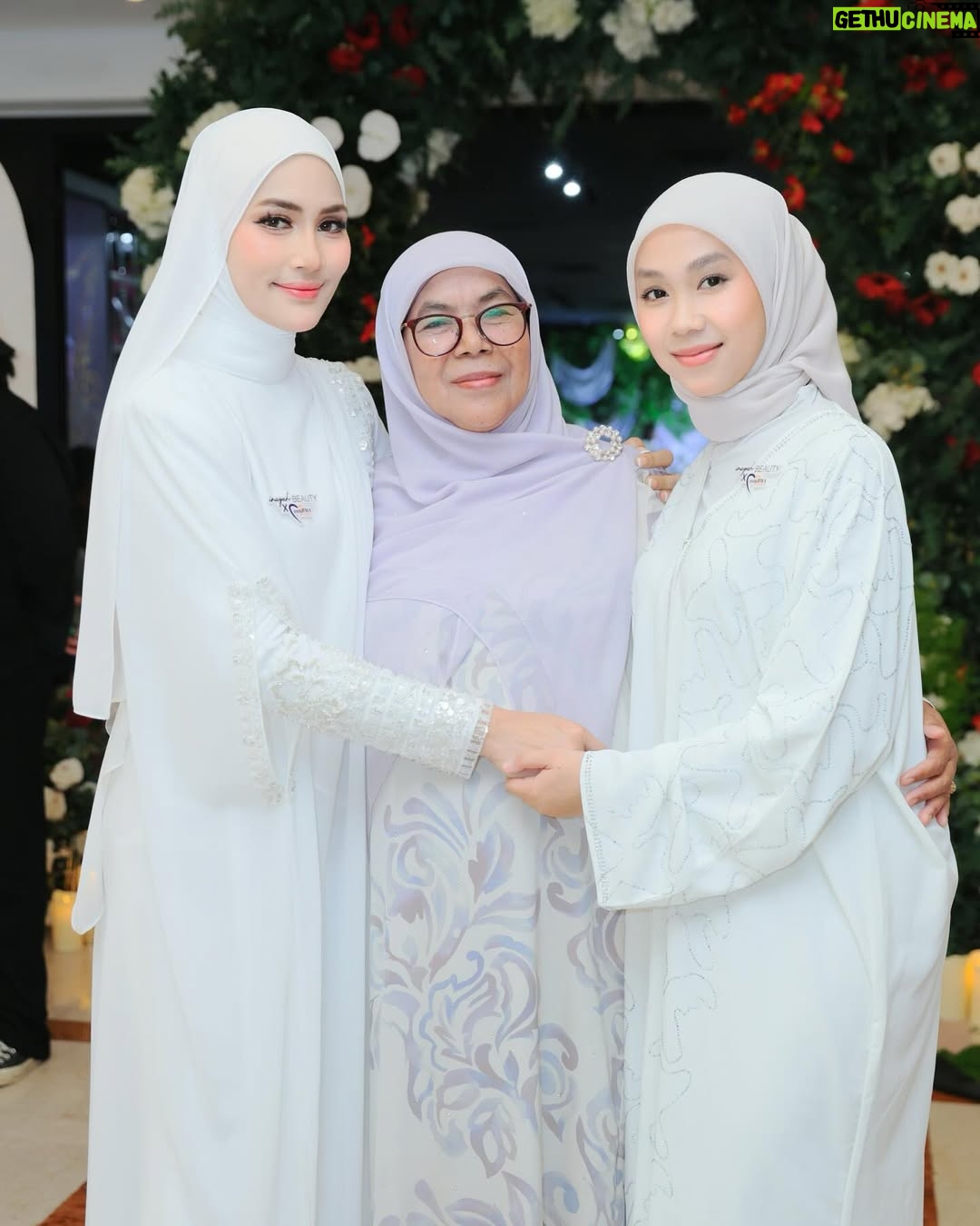 Fasha Sandha - 20.1K Likes - Syukur Alhamdulillah
Tahniah buat @inayahbeautytrading dan terima kasih buat DS @ctdk @nurjiwafoundation diatas kerjasama ini.
Semoga segala amalan kita diberkati Nya
Terima kasih buat Sahabat media dan yang paling penting, terima kasih buat Pengguna setia Berryfull dan Gattox kerana ini juga adalah sumbangan kita semua. 🥹😭Syukur
Terima kasih .
Tahun ke 4 kita bersama , syukur. Terima kasih diatas peluang dan kepercayaan yang diberikan . Syukur ❤️🩷

@syzwn.mrg @makeupbynadianordin @samm_republic @ochobridalstyling @fahbulous145 @ideaskualalumpur