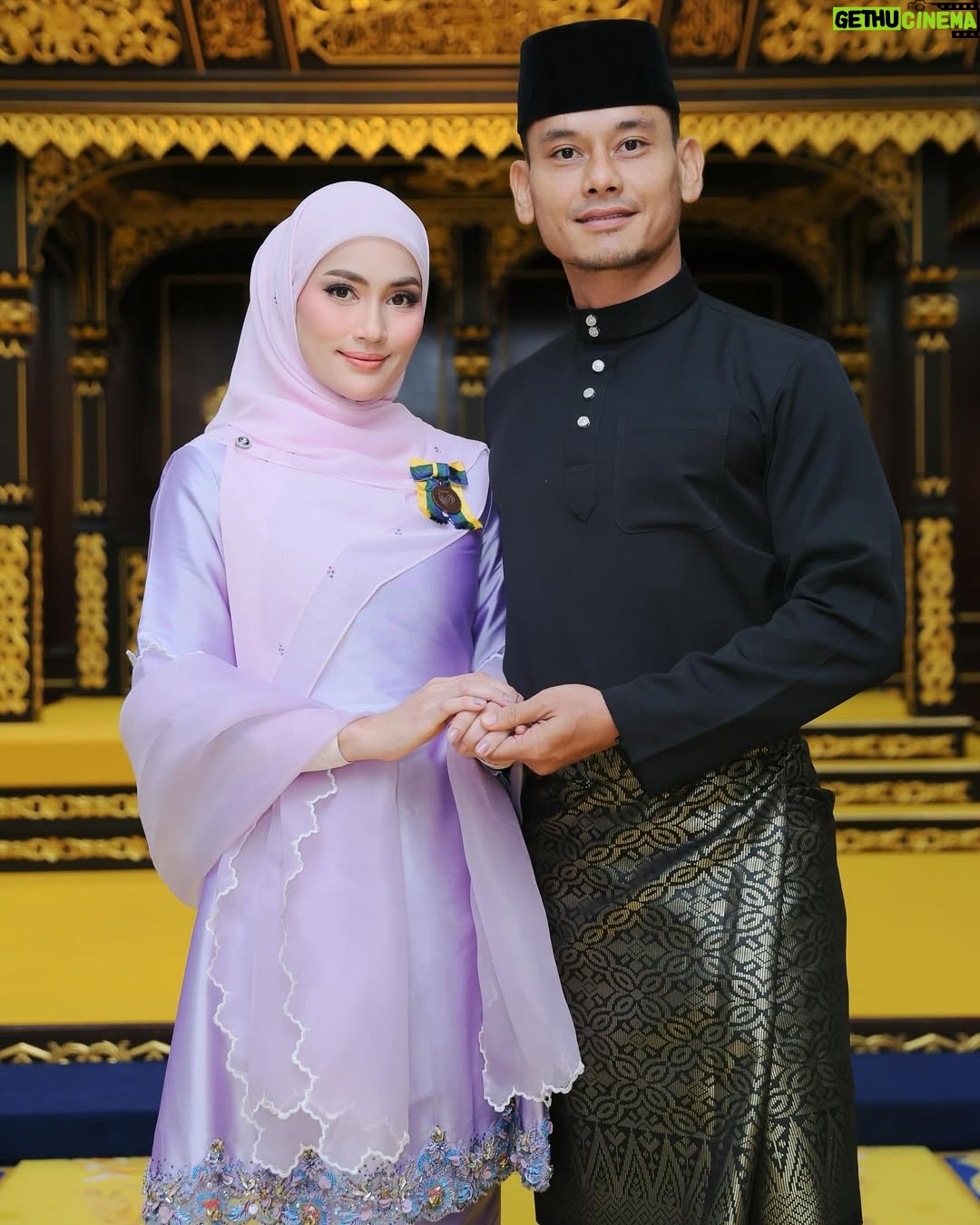 Fasha Sandha - 74.4K Likes - Merafak sembah menjunjung kasih Tuanku 🙏
DYMM Tuanku Raja Perlis
Tuanku Syed Sirajuddin Putra Jamalullail

Syukur Alhamdulillah ❤️