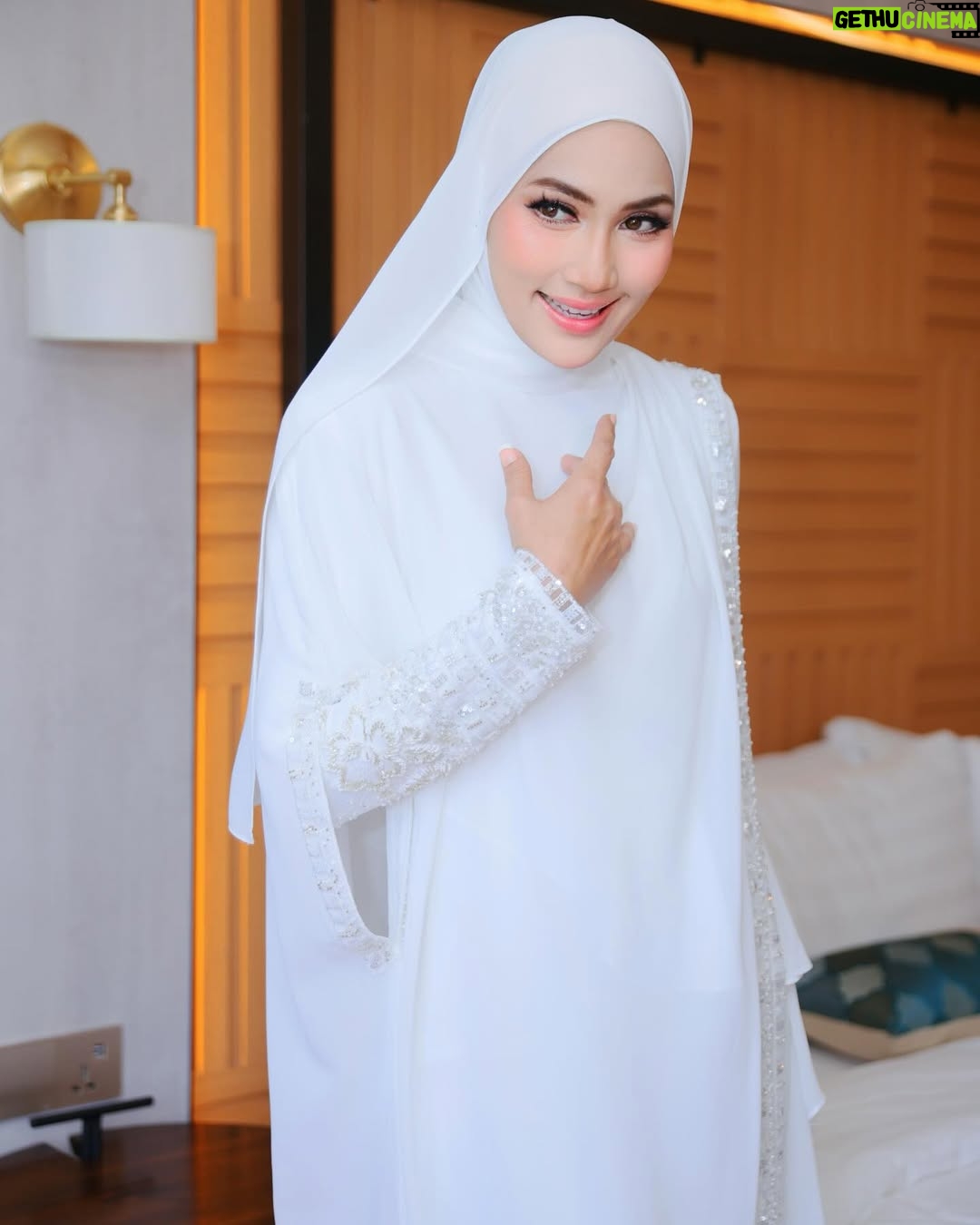 Fasha Sandha - 20.1K Likes - Syukur Alhamdulillah
Tahniah buat @inayahbeautytrading dan terima kasih buat DS @ctdk @nurjiwafoundation diatas kerjasama ini.
Semoga segala amalan kita diberkati Nya
Terima kasih buat Sahabat media dan yang paling penting, terima kasih buat Pengguna setia Berryfull dan Gattox kerana ini juga adalah sumbangan kita semua. 🥹😭Syukur
Terima kasih .
Tahun ke 4 kita bersama , syukur. Terima kasih diatas peluang dan kepercayaan yang diberikan . Syukur ❤️🩷

@syzwn.mrg @makeupbynadianordin @samm_republic @ochobridalstyling @fahbulous145 @ideaskualalumpur