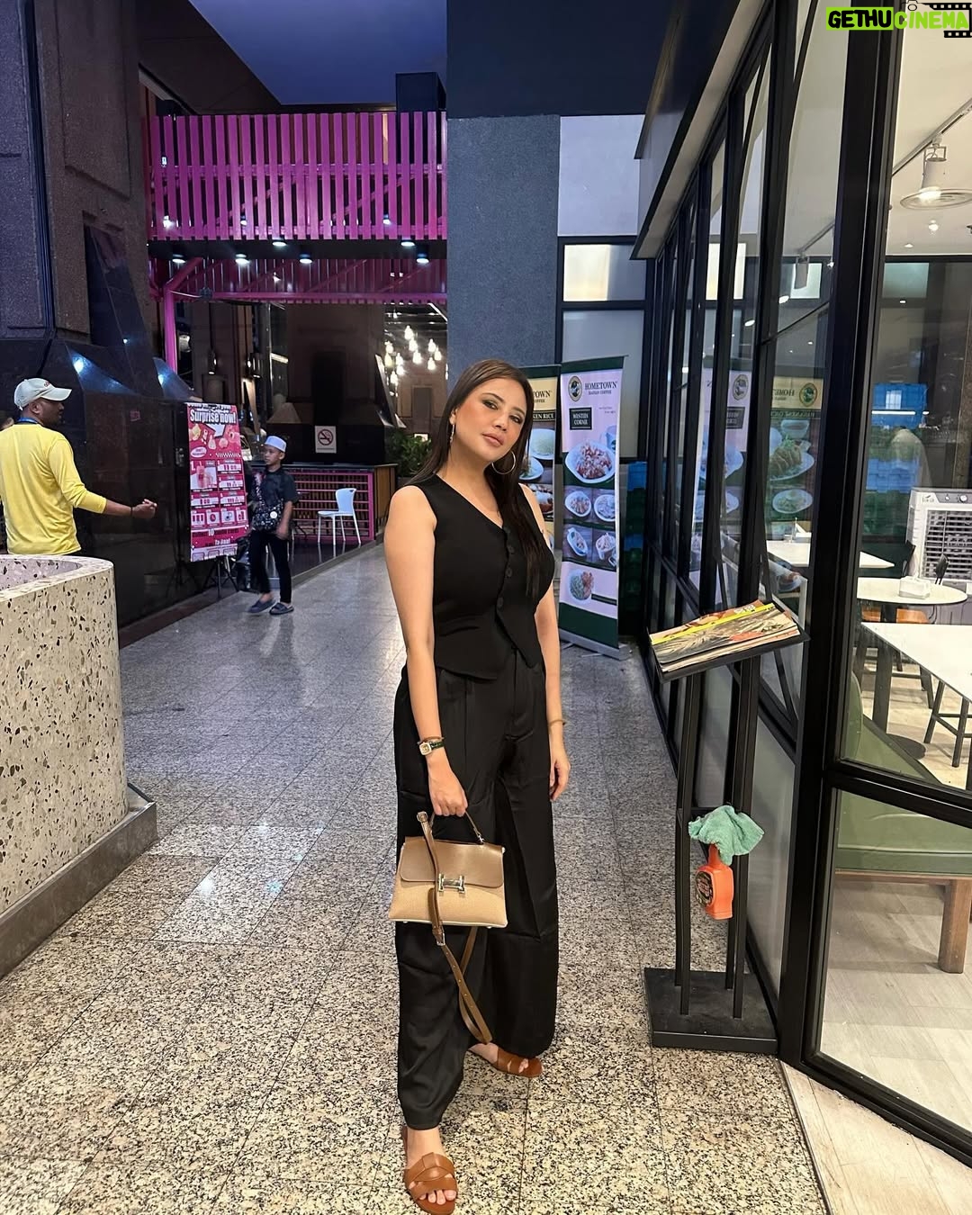 Fathia Latiff - 1K Likes - 