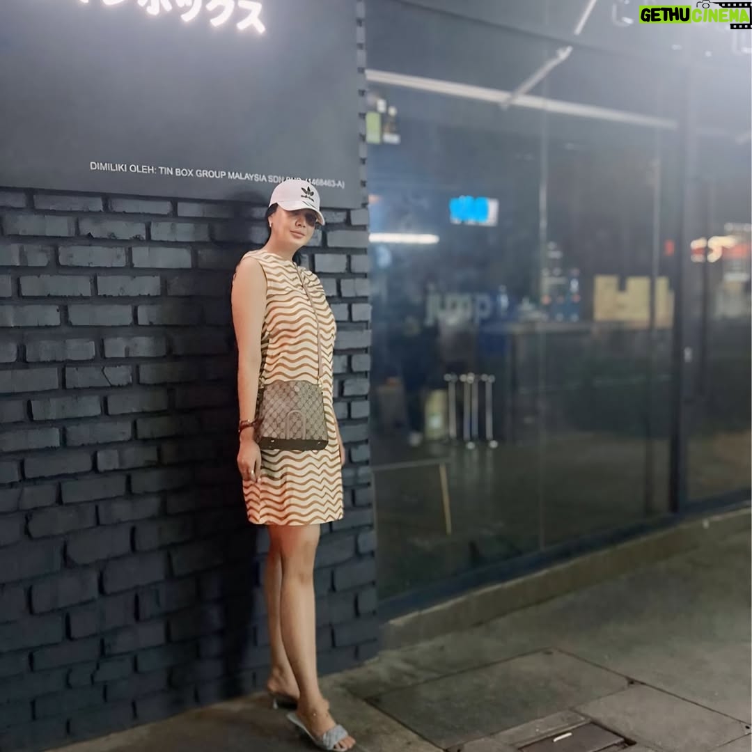 Fathia Latiff - 891 Likes - 