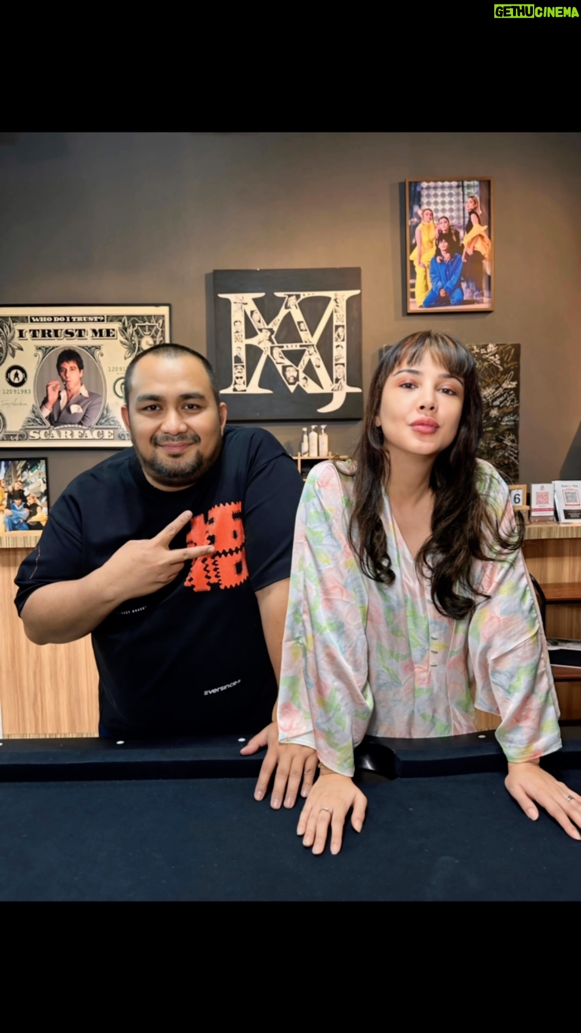 Fathia Latiff - 1.1K Likes - tekiu abah shah highlight rambut Ya yang hitam gelegam ni bukan main seksa lagii tapi alhamdulillah dah agak brown balikzzz😆
cc: @mkajsalon