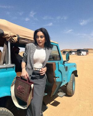 Fatima Al-Momen Instagram - Listen, thereās everything and then thereās AlUla šŖ āŗļø š§āāļø š šøš¦ proud š
.
.
@AlUlaMoments #AlUlaMoments