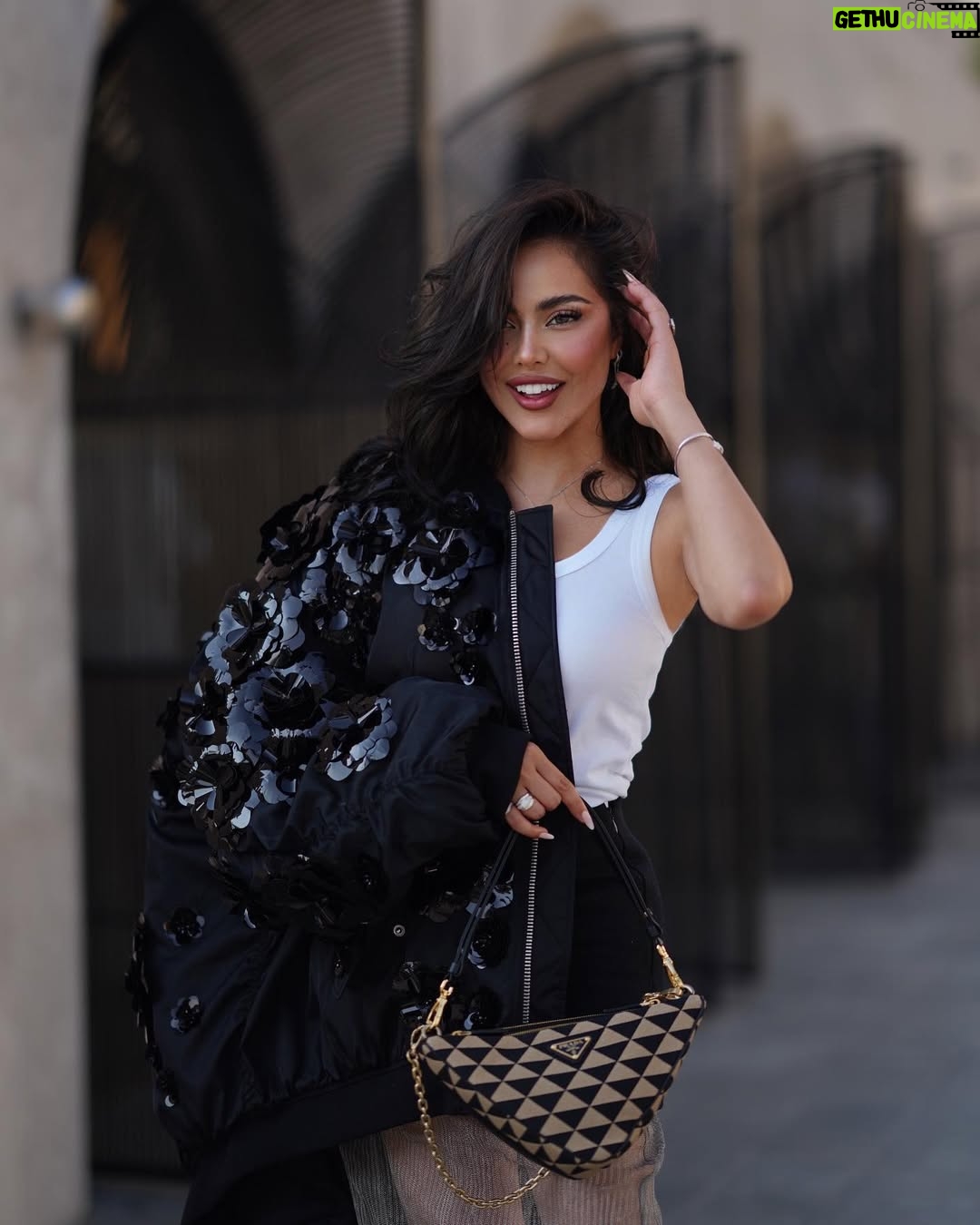 Fatima Al-Momen - 9.4K Likes - A fresh start isn’t a new place. It’s a new mindset ✔️🔝