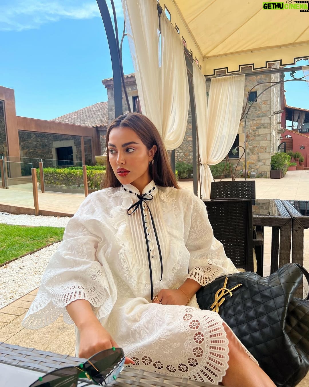 Fatima Al-Momen - 9K Likes - 🌱 ☁️ cloudy clouds came to say hi 👋 ☺️