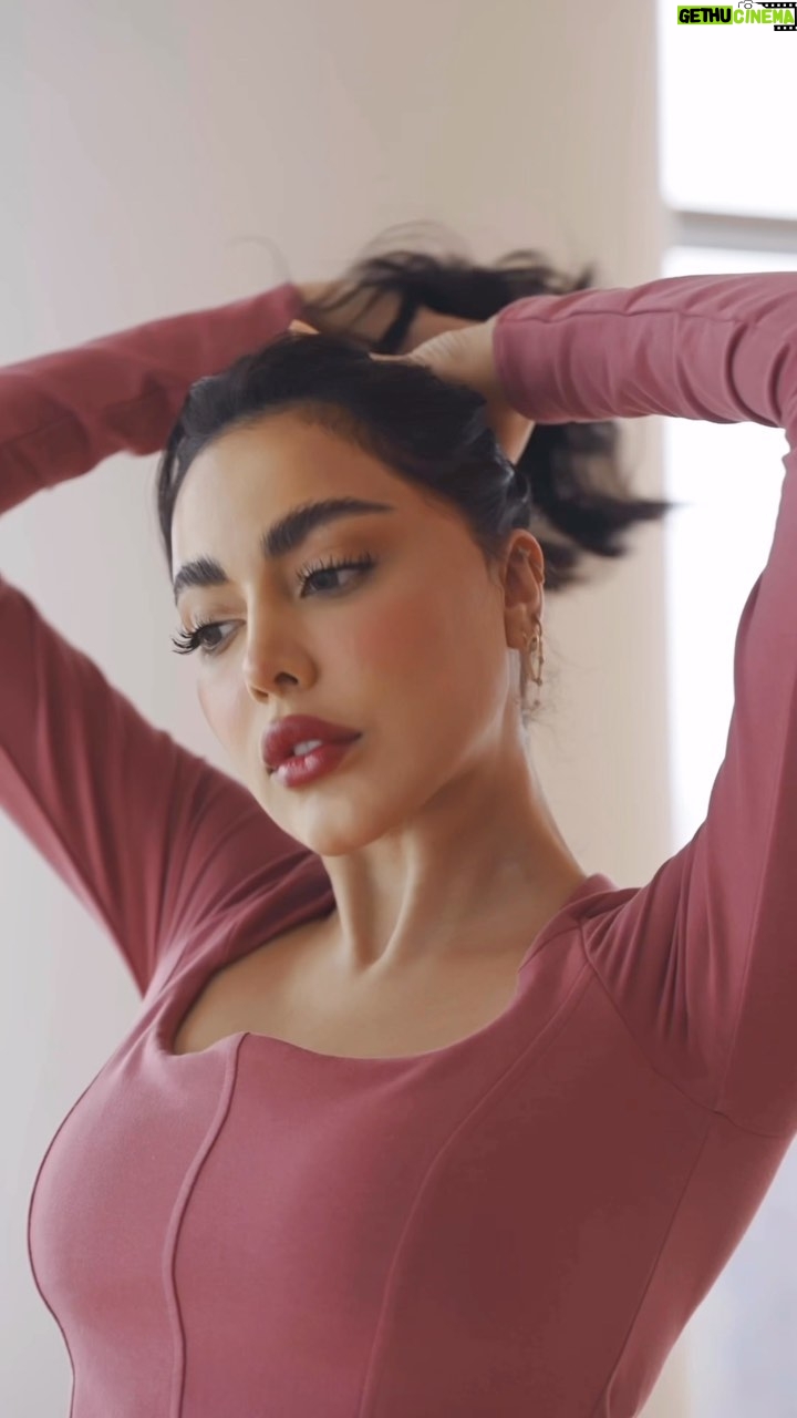 Fatima Al-Momen - 12.1K Likes - Success is nothing more than a few simple disciplines practiced everyday. Wearing @alo.me 
Use my online code: FAL25
