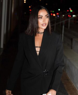 Fatima Al-Momen Instagram - I couldnāt make it to pfw, but hereās some through back moments in Paris