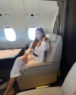 Fatima Al-Momen Instagram - You know Iāve got all the teaz but I can only spill a little āļø š¤« š translate the last video..ooopsy Ų§ŲŲØŁŁ