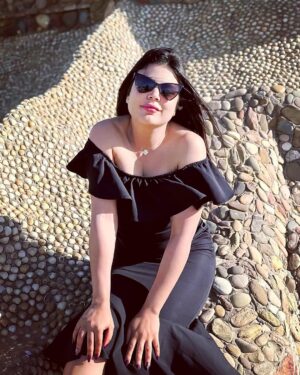 Fatima Ezzahra Lahrech Instagram - امضي في حياتك و لا تلتف لما يفكر فيه الاخرين ☺️
فقط افعل ما يجب عليك فعله 👌
#فاطمةالزهراء_لحرش
#fatimaezzahra_lahrech
#fatimaezzahralahrech