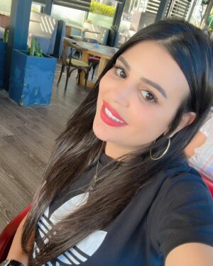 Fatima Ezzahra Lahrech Instagram - مساء الخير 🥰
اشمن مدينة متابعيني ؟؟ 🌆
بزاااف. ديال الحب ليكم كاملين ♥️
#فاطمةالزهراء_لحرش
#fatimaezzahra_lahrech