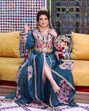 Fatima Ezzahra Lahrech Instagram - كيف جاكم هاد الزين ؟ 🤭🥰
بزااااف ديال الحب ليكم ❤️
@negafa.dar.lalla.khnata
@queens_by_kiki
@neya.hairstylist
#shooting
#fatimaezzahralahrech
#فاطمةالزهراء_لحرش