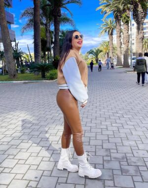 Fatima Ezzahra Lahrech Instagram - توحشتوني ؟ 😁
انا بعدا توحشتكم 🥰❤️
#fatimaezzahralahrech
#فاطمةالزهراء_لحرش