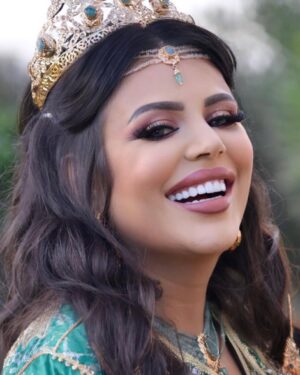 Fatima Ezzahra Lahrech Instagram - تبسم فإن الله ما أشقاك إلا ليسعدك 💚🥰💚
@fatine_mie
@afrah_jawahir