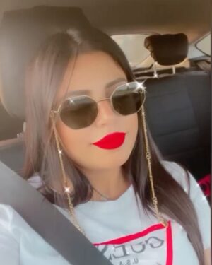 Fatima Ezzahra Lahrech Instagram - مابغتيش تقاد انا نبني في الساس وانت قلعت الوتاد..💔
شكون لي سالة و قصتو مشات من واد لواد ؟؟ 😁😌
#cravata #salina #fatimaezzahralahrech