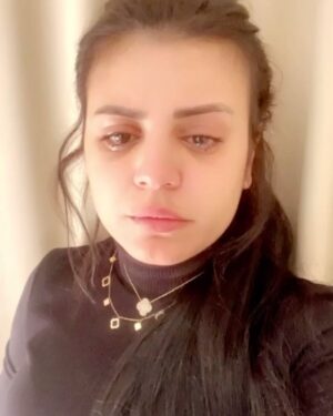 Fatima Ezzahra Lahrech Instagram - ما تخليوا حتى حاجة تبكيكم 😊😊
الحياة زويييينة بحالكم ❤️❤️
Makeup by me 🥰
#challenge #challengemakeup