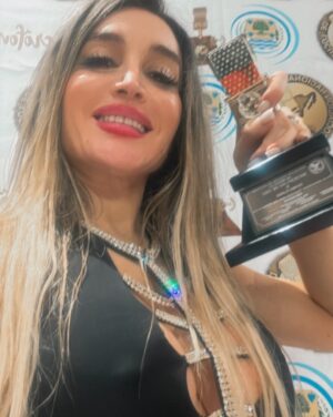 Fátima Flórez Instagram - Super Noche premiada en #mexico #microfono de Oro Agradecida y Bendecida 🇲🇽❤️