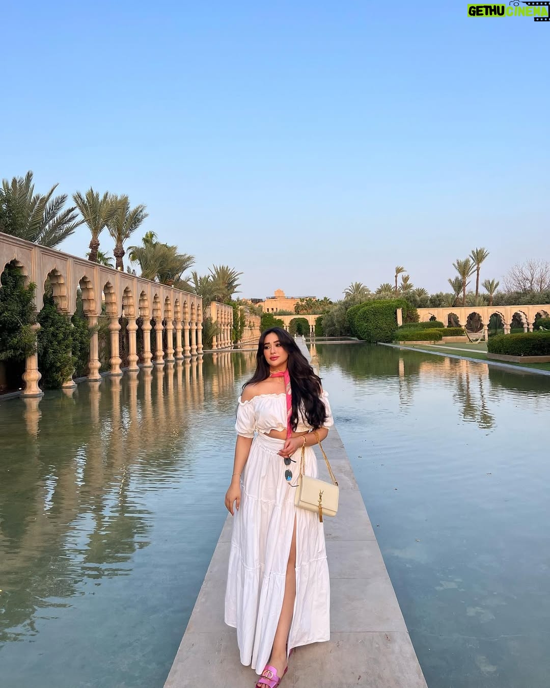 Fatma Bartakis - 28.9K Likes - Is this heaven ? 🥹✨
I just can’t get over this place @palais.namaskar 🤍🇲🇦