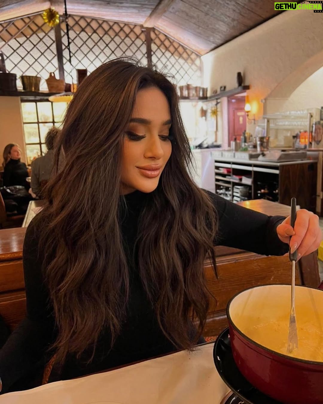Fatma Bartakis - 30.1K Likes - Fondue 🫕😋
————————
