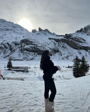 Fatma Bartakis Instagram - Unposted one’s ❄️🤍
نسخن فالبايت 😂
————————————————————————————
#switzerland🇨🇭 #unposted #snow #vacation