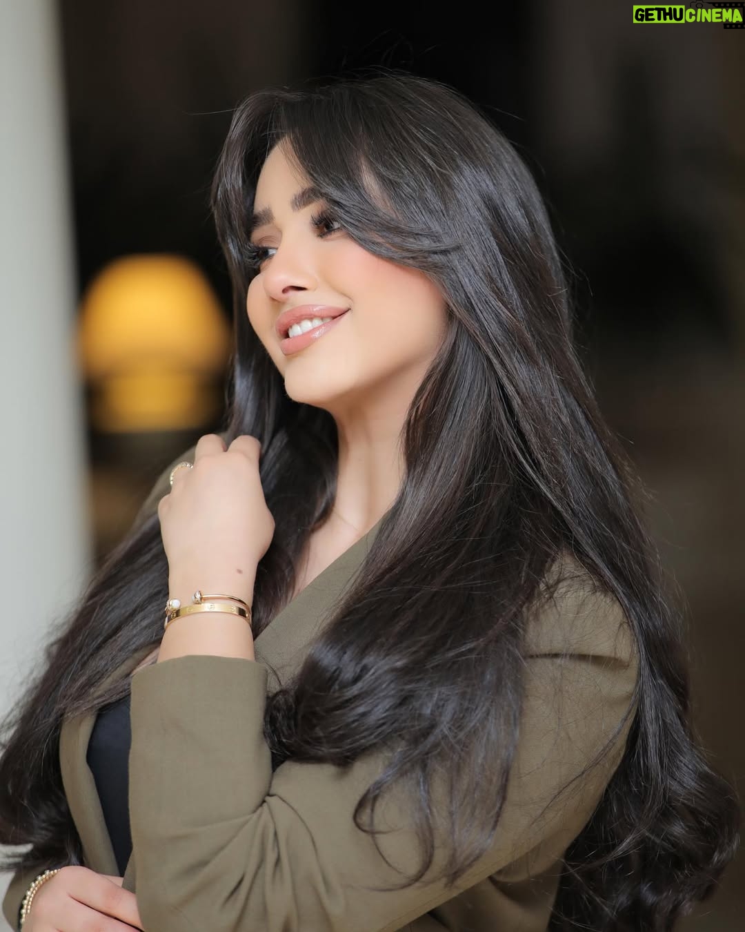Fatma Bartakis - 36.5K Likes - Always wearing my invisible crown 👑😝
—————————————————————
By @walid_saied_ 📸