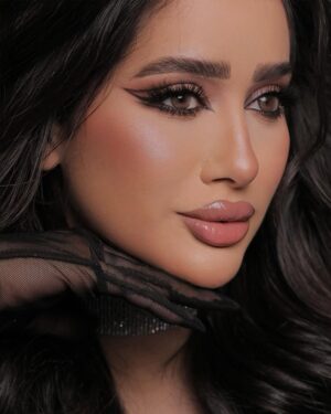 Fatma Bartakis Instagram - @topface.tunisie , c’est plus qu’un simple produit de maquillage. C’est une attitude, une aura, une déclaration de confiance. @fatma.bartakis.officiel 🤝🏻
Avec @topface.tunisie , vous ne portez pas seulement du maquillage, vous incarnez l’élégance et la puissance. C’est l’allié des femmes fortes, sûres d’elles, qui rayonnent par leur beauté intérieure et extérieure.
Gorgeous @fatma.bartakis.officiel 🫶🏻
Les produits sont disponible sur le site web https://miss2l.com/
Taken by the artist @walid_saied_ 🫶🏻
Hair style @yefet.mbk 🫶🏻