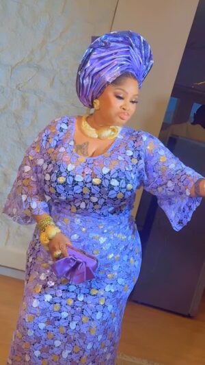 Fausat Balogun Instagram - Happy birthday to my lovely beautiful hardworking Ashabiade. long life and prosperity age with grace enjoy your fabulous day. May Almighty Allah bless your new age, love you forever @ashabiolose_skincare 🎂🎂❤️❤️💋💋💋💋💋