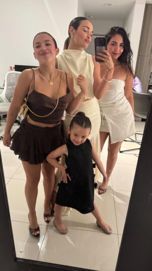 Fefi Oliveira Instagram - Juli presenta su ropa (tambn decidió el caption👀)