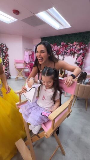 Fefi Oliveira Instagram - 5 años cambiando la vida de todos los que te amamos 💜💜💜 Tia Fefi y Juli como ella lo pidió.